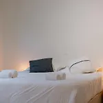 Huswell - Stylish Apartment On Top Location